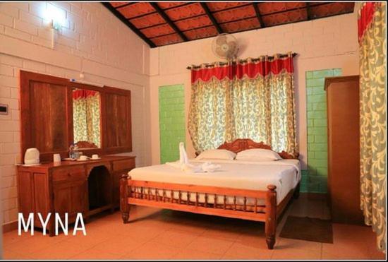 Emarald Wild West Hotel Султан Батери Екстериор снимка