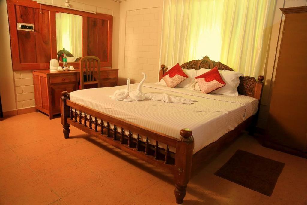 Emarald Wild West Hotel Султан Батери Екстериор снимка